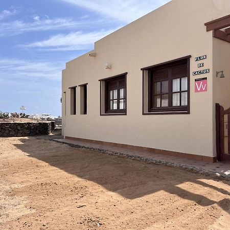Flor De Cactus, La Graciosa Villa Caleta de Sebo Bagian luar foto